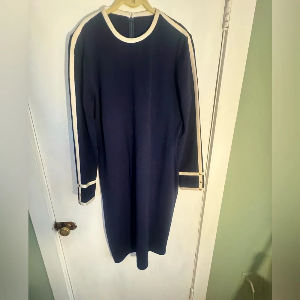 ST JOHN Navy Long Sleeve Dress with White Trim and Gold Button Detail - Picture 10 of 11